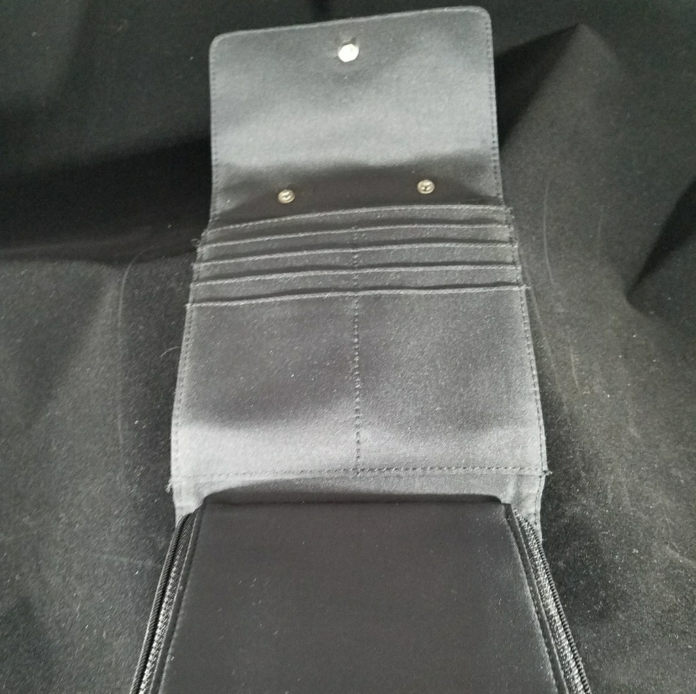 Ladies Clutch Wallet - Picture 2 of 4